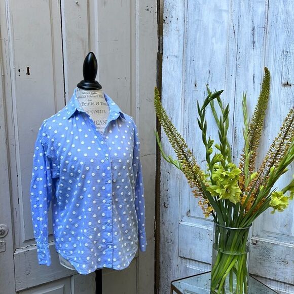 Zara Tops - ZARA WHITE SPOTTED BUTTON DOWN Size S